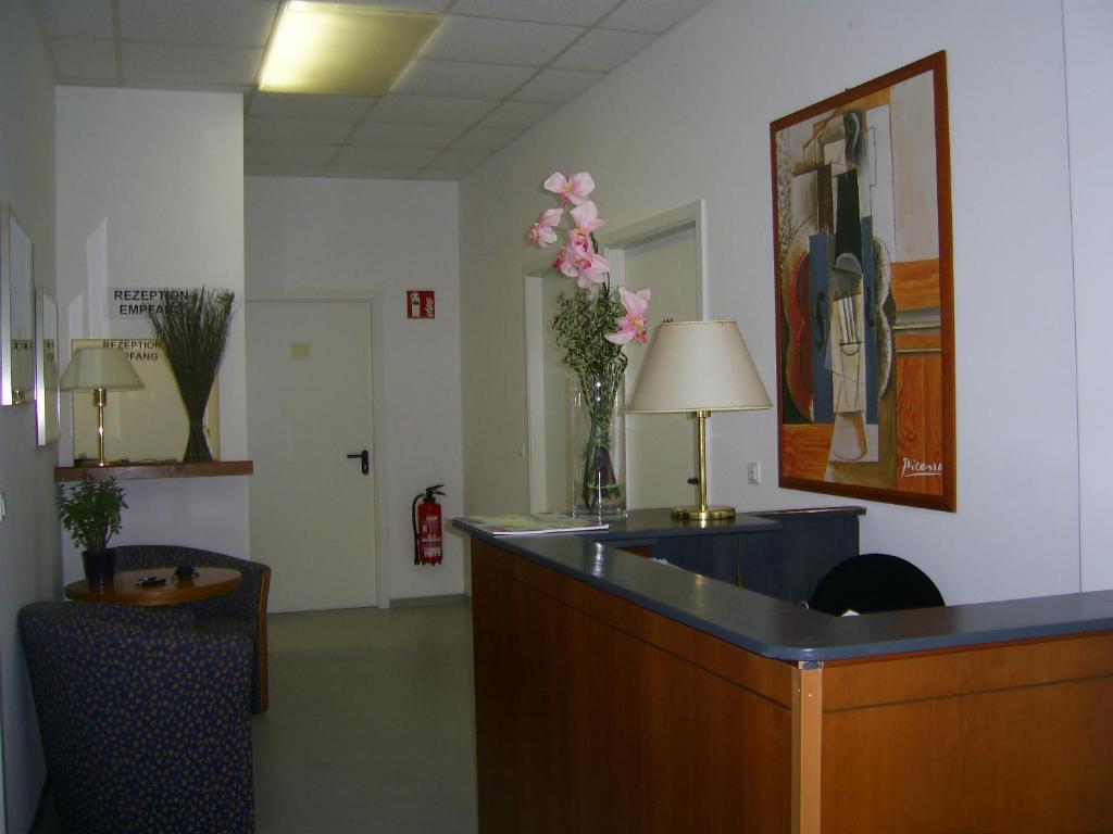 Willy Hotel Frankfurt Франкфурт на Майн Екстериор снимка