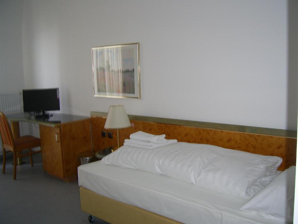 Willy Hotel Frankfurt Франкфурт на Майн Екстериор снимка